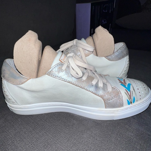 Karma of Charme Sundance Naïf Hand Painted Leather Sneakers - Sz 38 (8.0-8.5) - Picture 6 of 16
